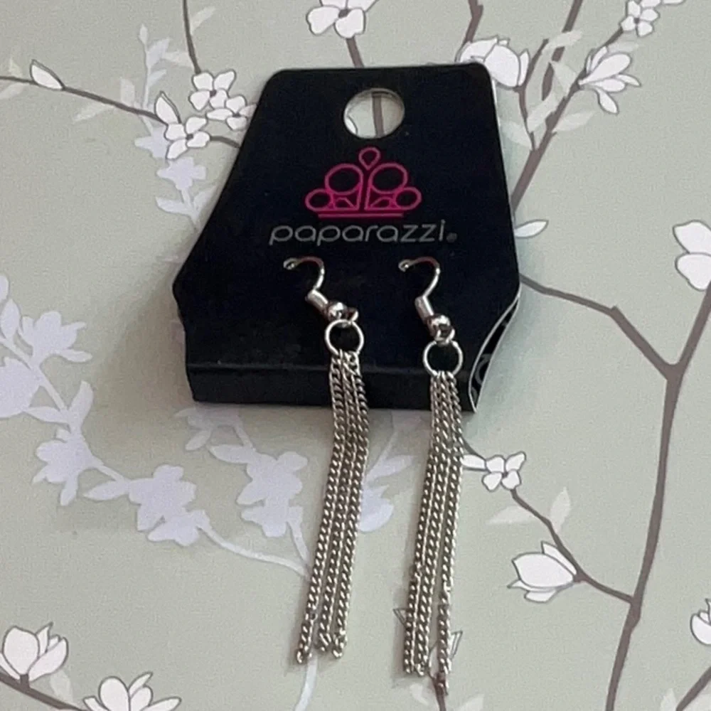 ❄️ Paparazzi | Silver Dazzling Drop Earrings Boho Industrial